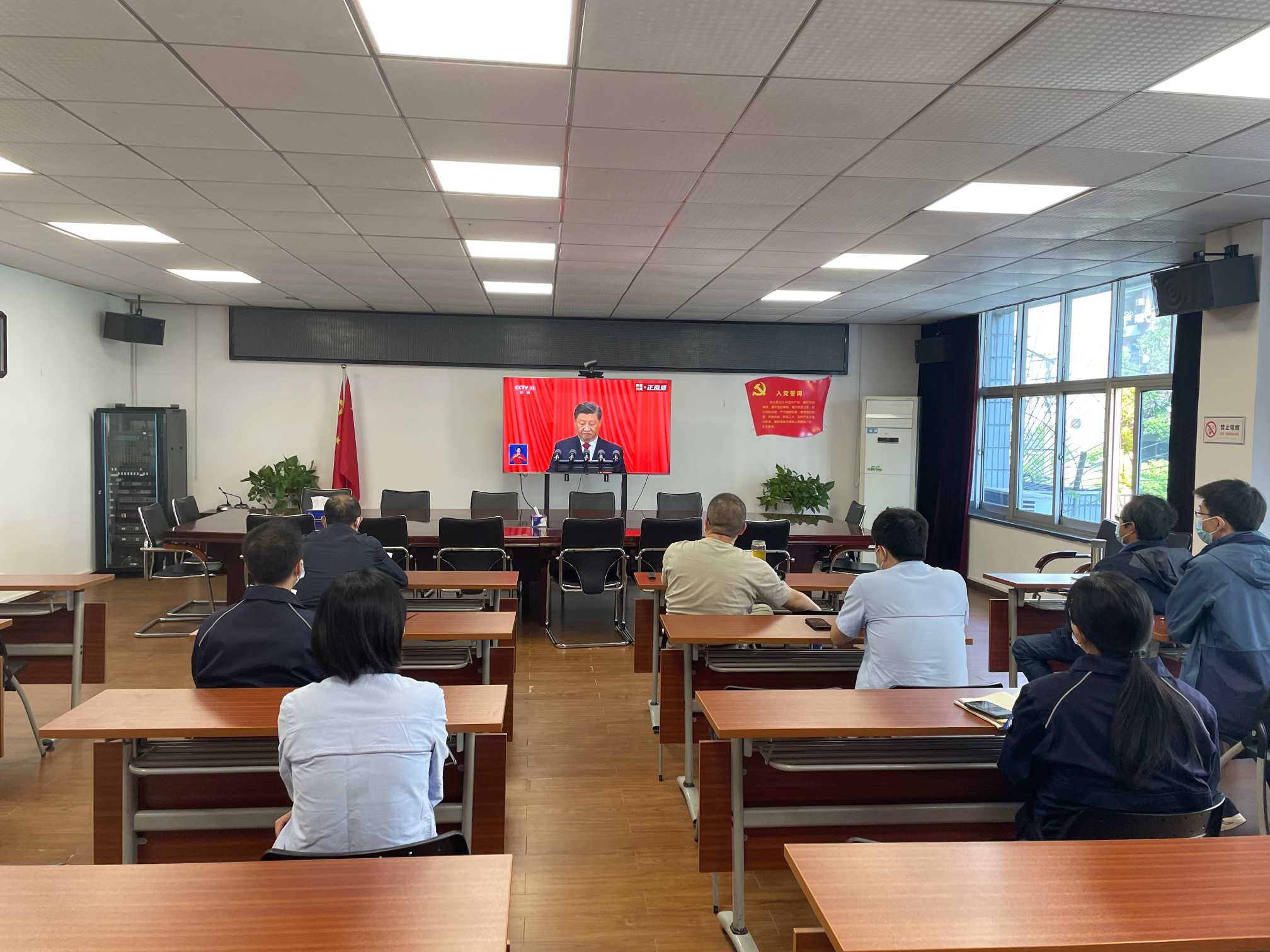 工程公司党员干部职工认真收听收看党的二十大会议盛况